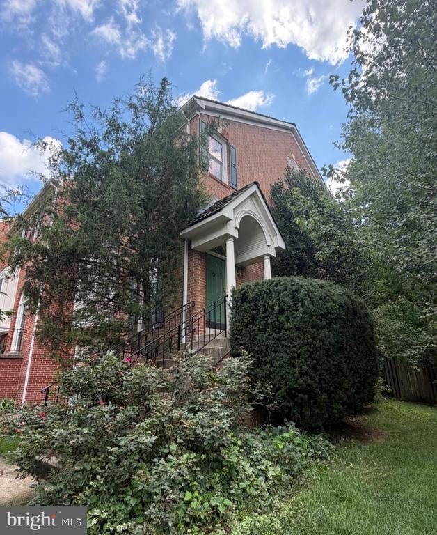 6307 Crooked Oak Ln, Falls Church, VA 22042