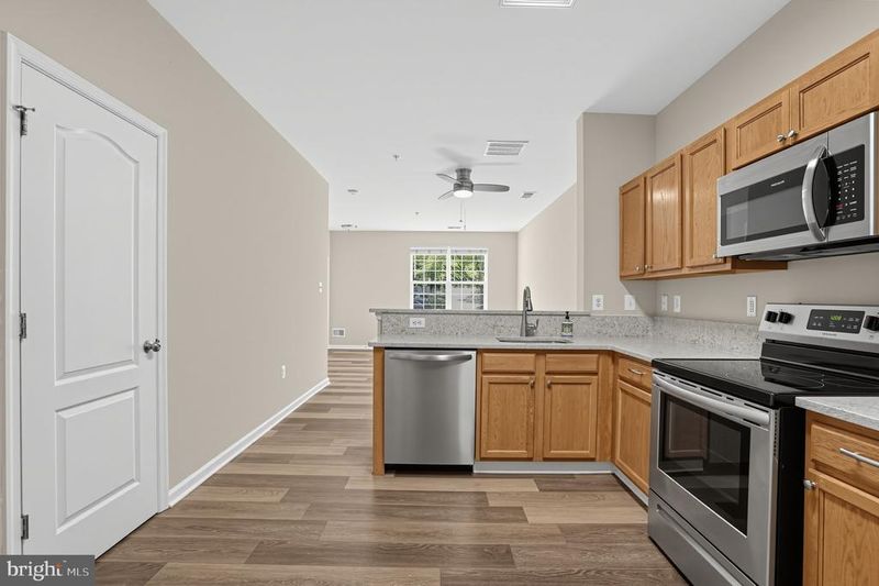 43620 Hampshire Crossing Sq, Leesburg, VA 20176