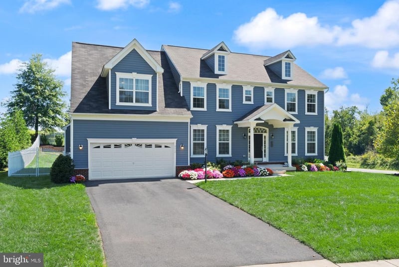 9010 Stone Crest Dr, Warrenton, VA 20186