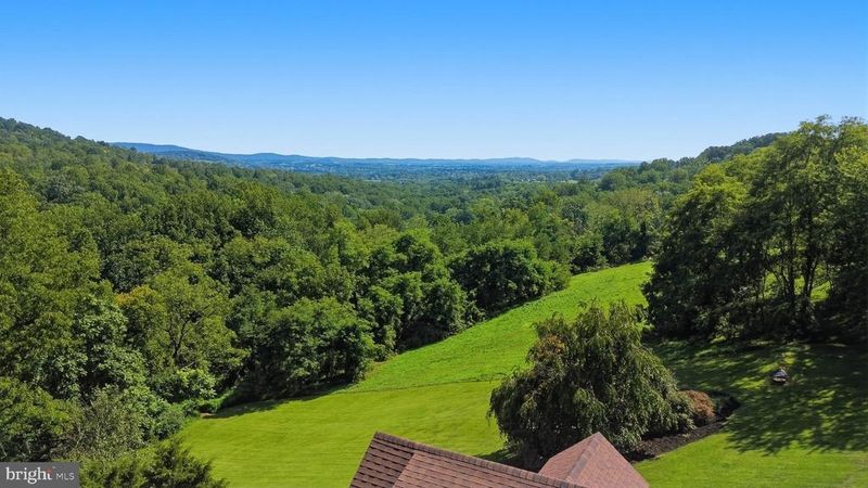2512 Scravel Rd, Myersville, MD 21773