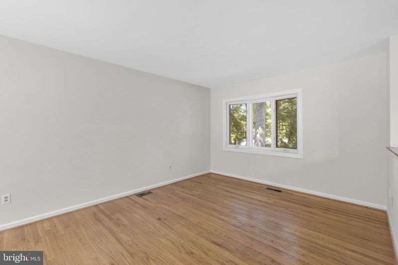 145 Delos Ct, Pasadena, MD 21122
