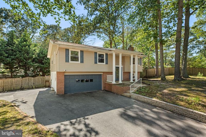 145 Delos Ct, Pasadena, MD 21122