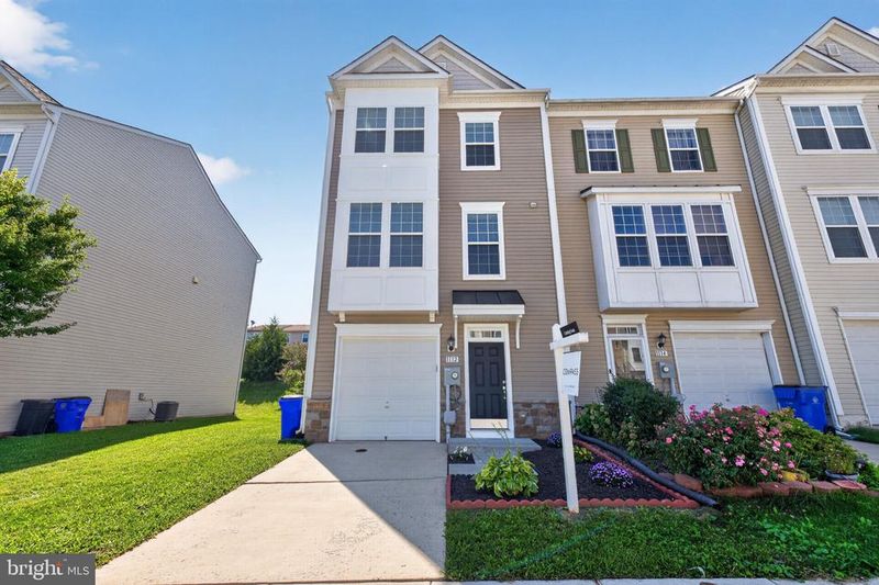 1112 Frontline Dr, Frederick, MD 21703