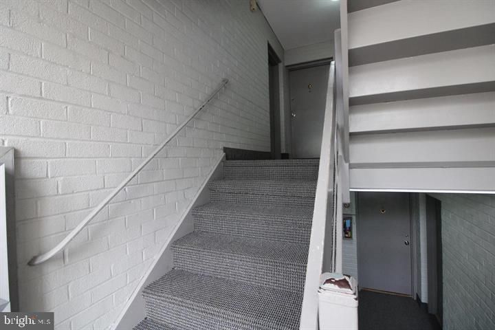 5610 Bloomfield Dr #101, Alexandria, VA 22312