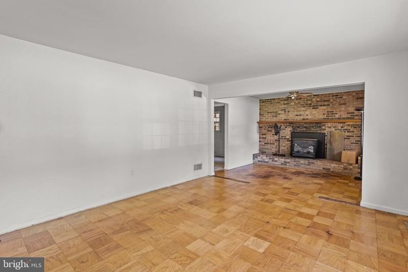 7916 Donelson St, Alexandria, VA 22309