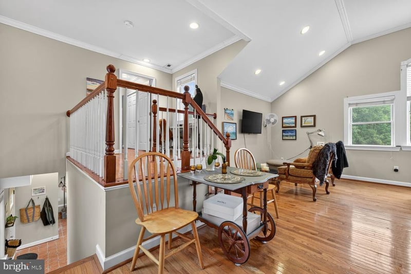 8724 Hawkins Creamery Rd, Gaithersburg, MD 20882