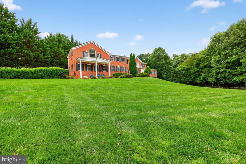 8724 Hawkins Creamery Rd, Gaithersburg, MD 20882