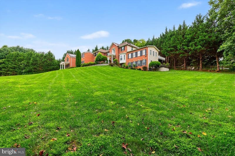8724 Hawkins Creamery Rd, Gaithersburg, MD 20882