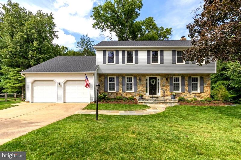 9818 Flintridge Ct, Fairfax, VA 22032
