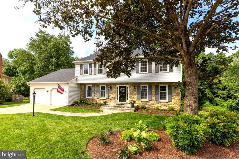 9818 Flintridge Ct, Fairfax, VA 22032