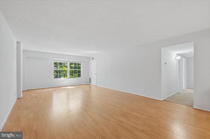 7600 Tremayne Pl #203, Mclean, VA 22102