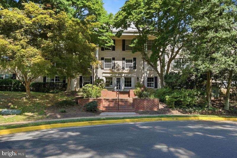 7600 Tremayne Pl #203, Mclean, VA 22102