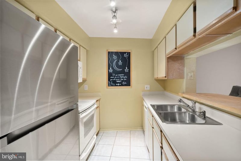 3313 Wyndham Cir #3209, Alexandria, VA 22302