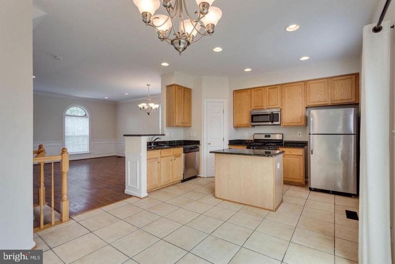 5512 Sacramento Pl, Alexandria, VA 22309