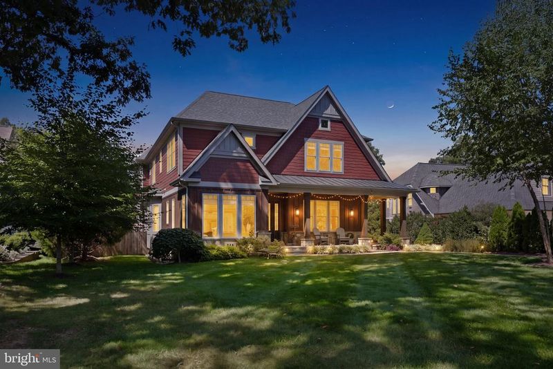 500 Druid Hill Rd NE, Vienna, VA 22180