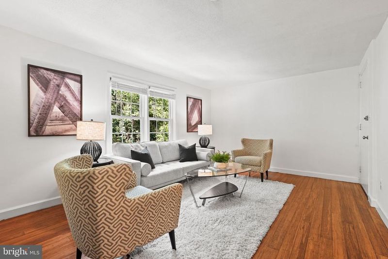 704 S Arlington Mill Dr #302, Arlington, VA 22204