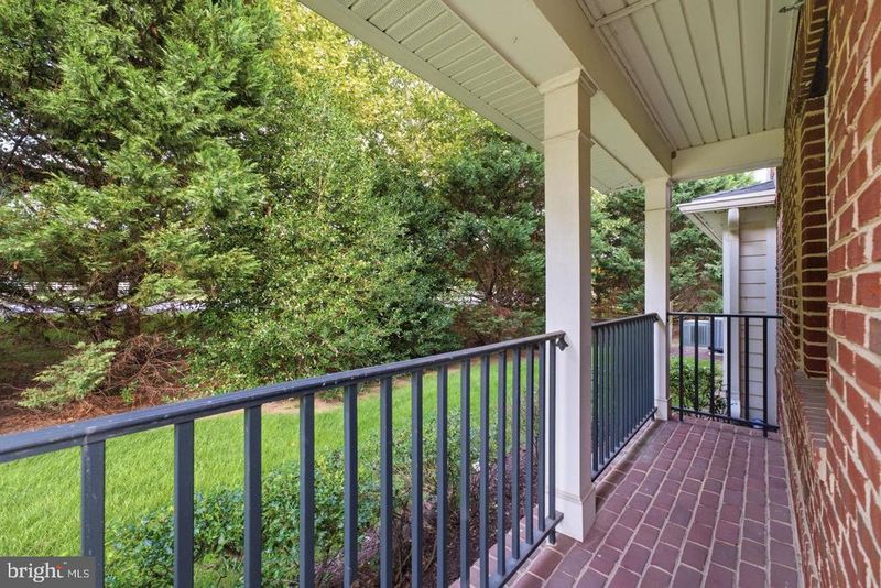 19201 Winmeade Dr, Leesburg, VA 20176