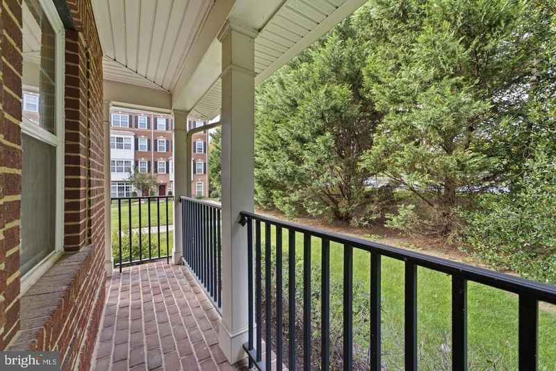 19201 Winmeade Dr, Leesburg, VA 20176