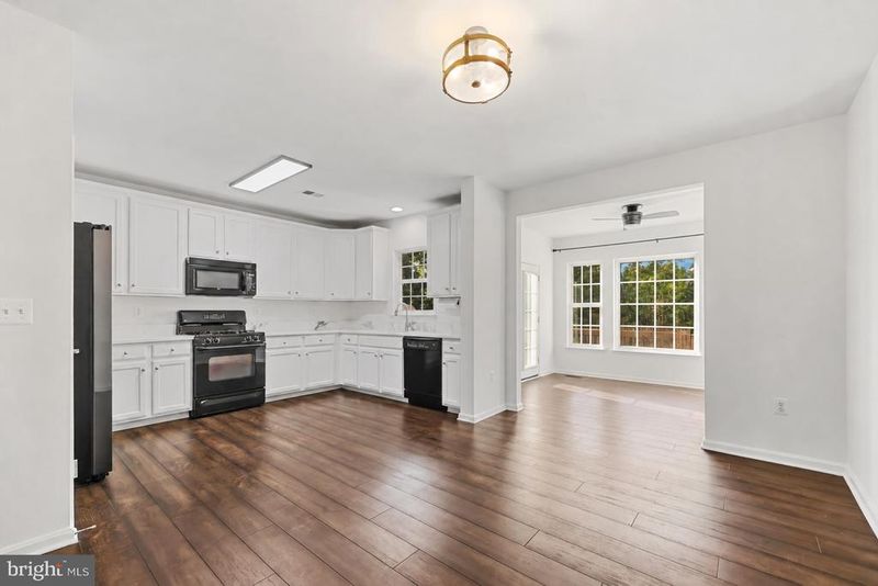 9818 Cheshire Ridge Cir, Manassas, VA 20110