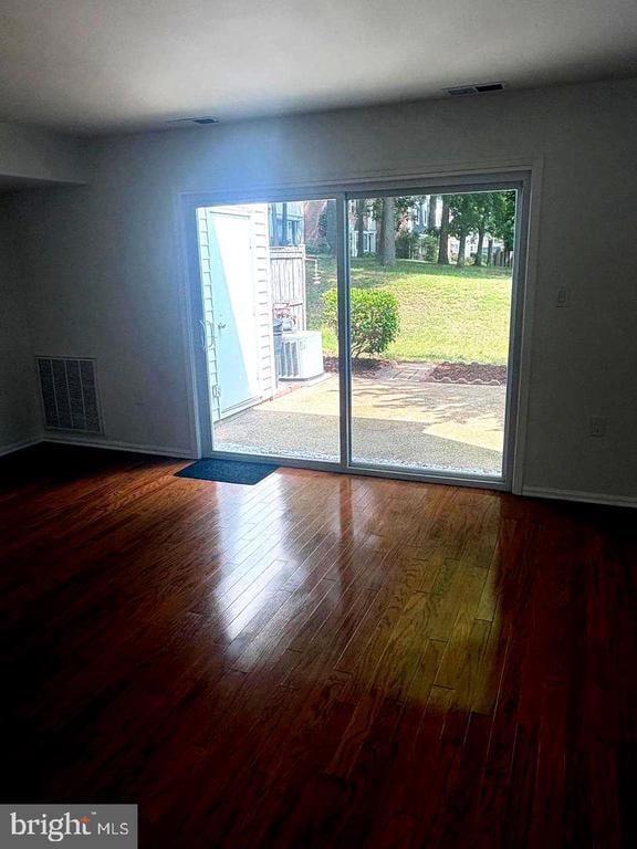 790 Azalea Dr #15-790, Rockville, MD 20850