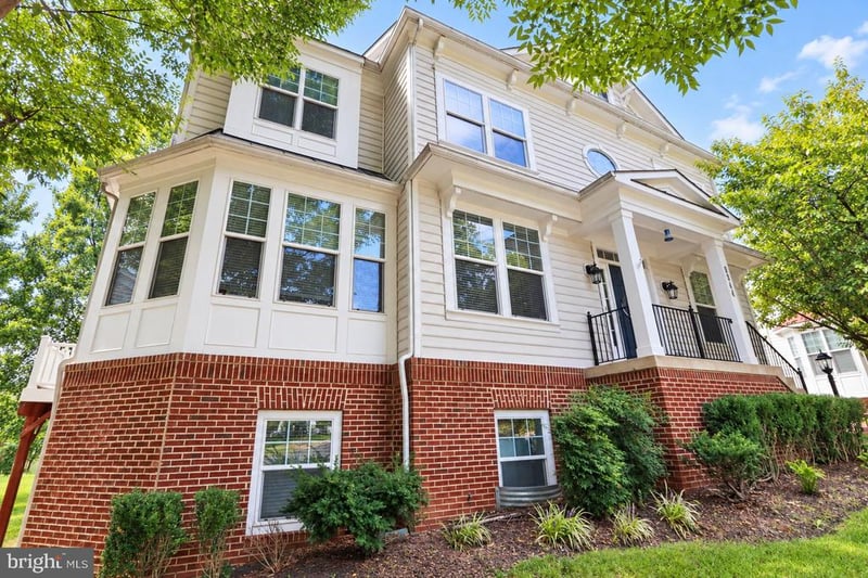 8844 Song Sparrow Dr, Gainesville, VA 20155