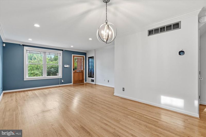 4 E Spring St, Alexandria, VA 22301