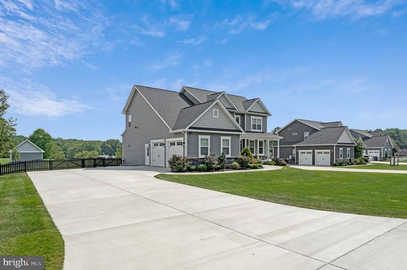 11889 Bradley Forest Rd, Manassas, VA 20112
