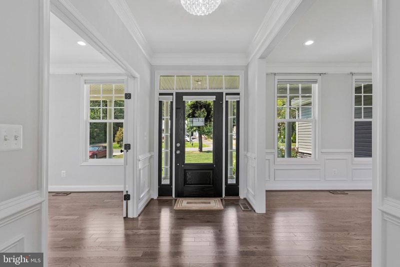 11889 Bradley Forest Rd, Manassas, VA 20112