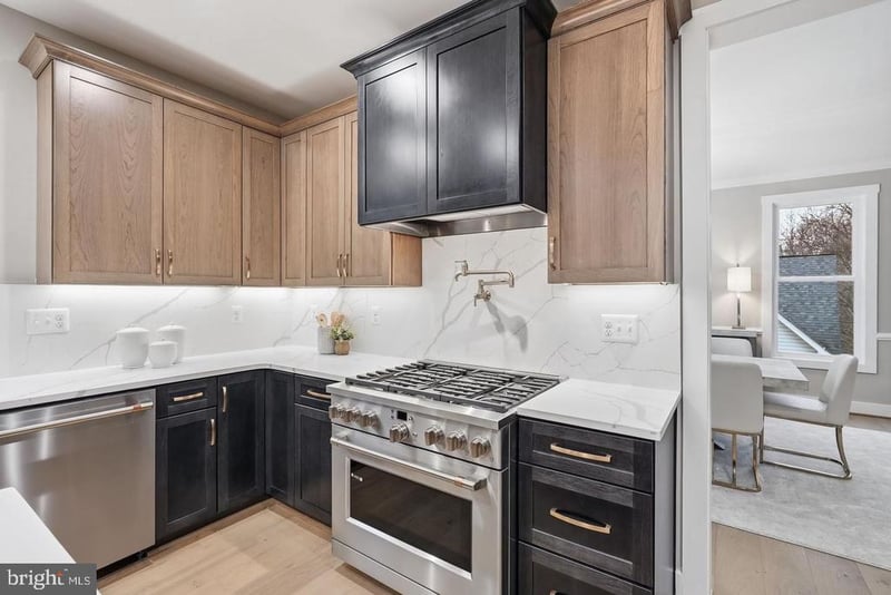 3410 Burrows Ave, Fairfax, VA 22030