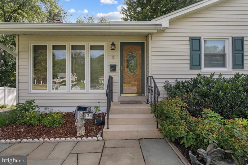 3 Wesley Ct, Rockville, MD 20850