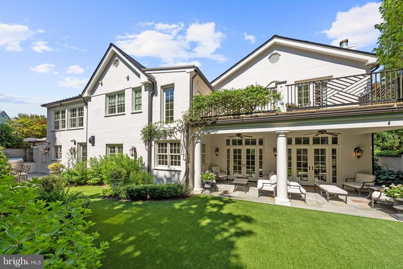 1726 Hoban Rd NW, Washington, DC 20007