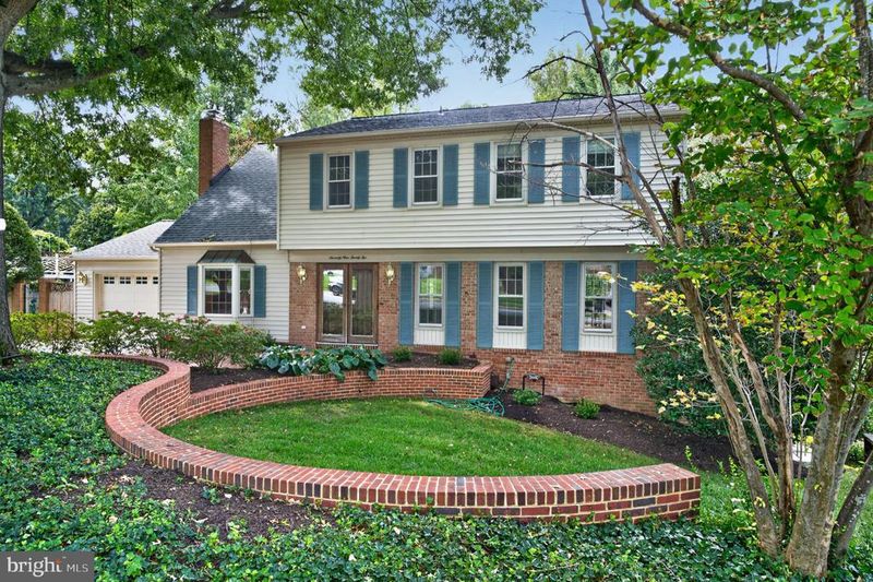 7922 Journey Ln, Springfield, VA 22153