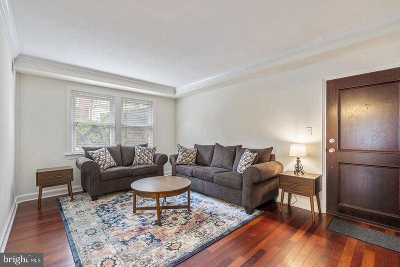 718 S Washington St #104, Alexandria, VA 22314