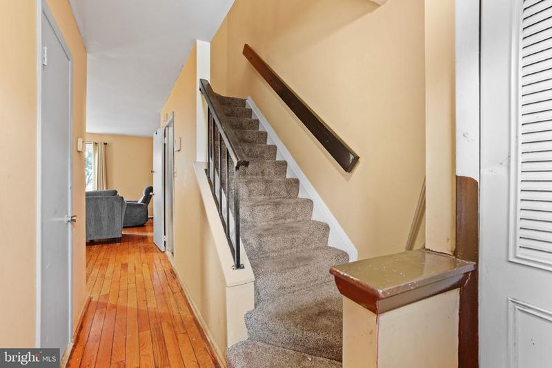 1359 Barnaby Ter SE, Washington, DC 20032
