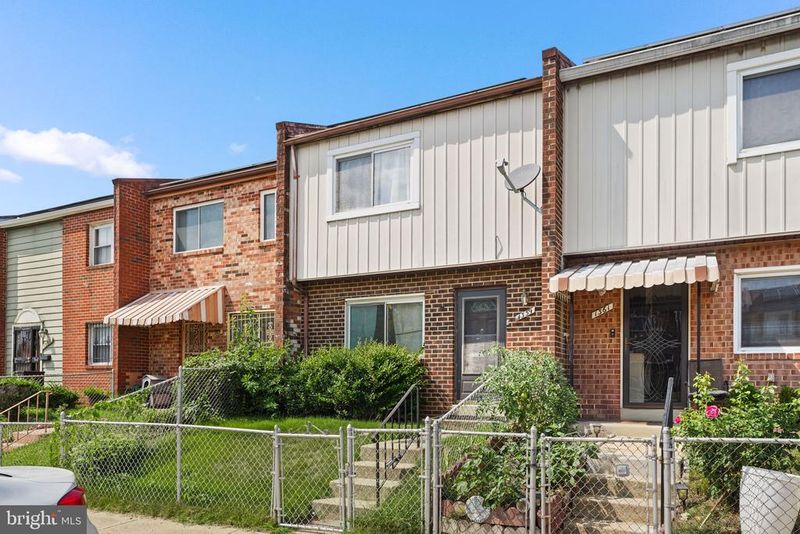 1359 Barnaby Ter SE, Washington, DC 20032