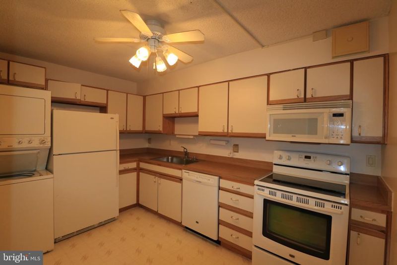 15107 Interlachen Dr #2-521, Silver Spring, MD 20906
