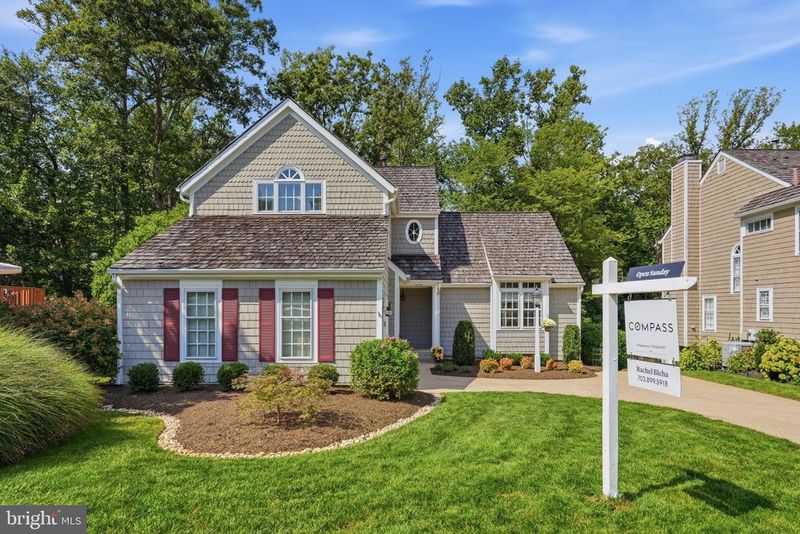 1252 Lamplighter Way, Reston, VA 20194