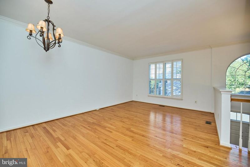 11485 Carriage Ct, Fairfax, VA 22030