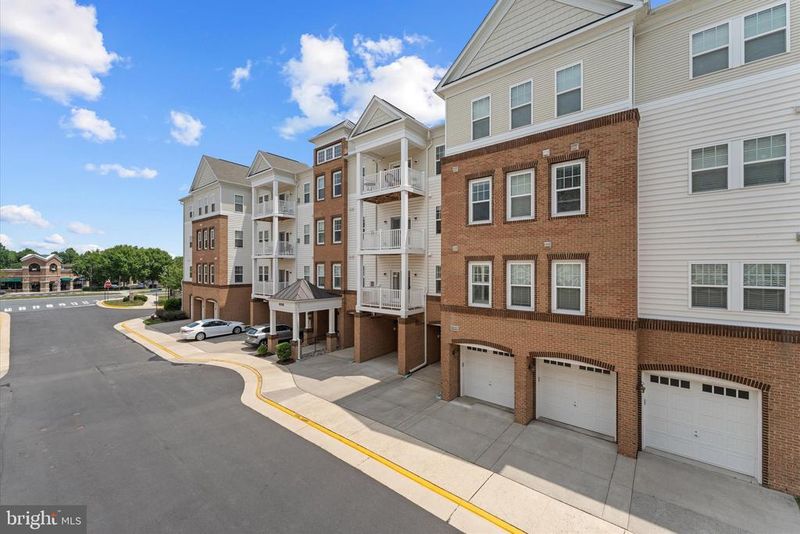 43138 Stillwater Ter #305, Broadlands, VA 20148