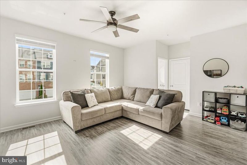 5120 Constitution St, Frederick, MD 21703