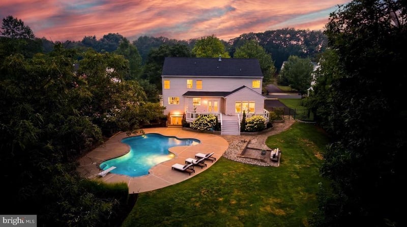 22082 Water Run Ct, Ashburn, VA 20148