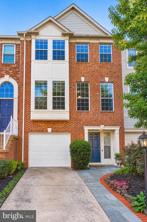 47715 Sandbank Sq, Sterling, VA 20165