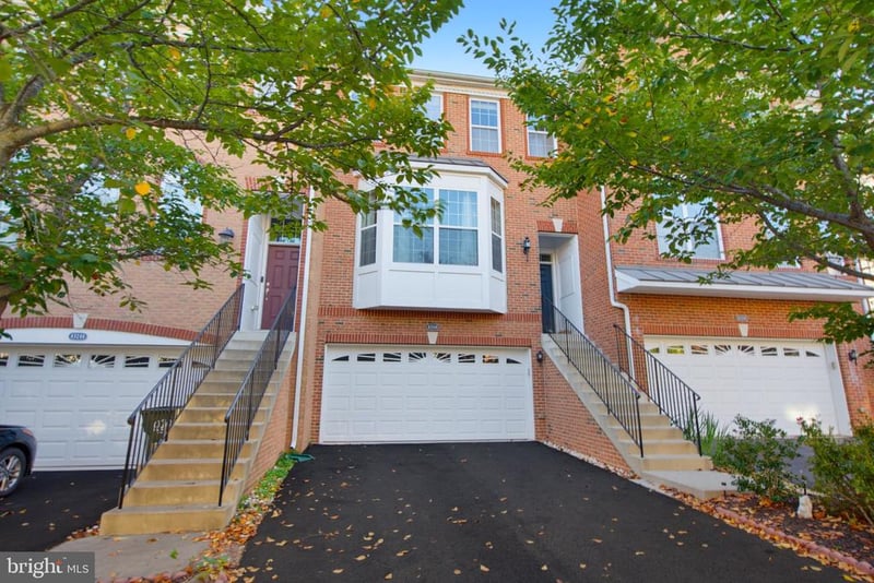 43248 Mitcham Sq, Ashburn, VA 20148