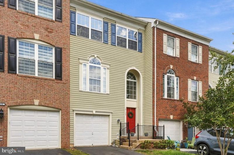 10133 Pale Rose Loop, Bristow, VA 20136