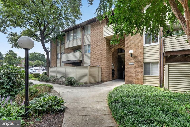 19443 Brassie Pl #301, Gaithersburg, MD 20886
