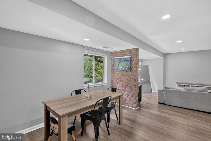 19443 Brassie Pl #301, Gaithersburg, MD 20886