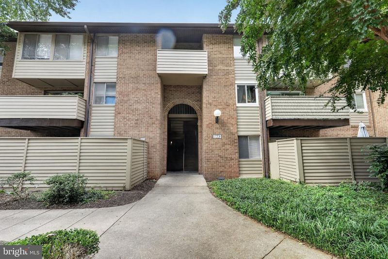 19443 Brassie Pl #301, Gaithersburg, MD 20886