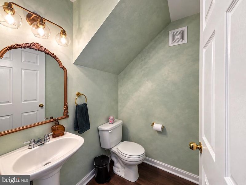 13390 Spofford Rd #302, Herndon, VA 20171