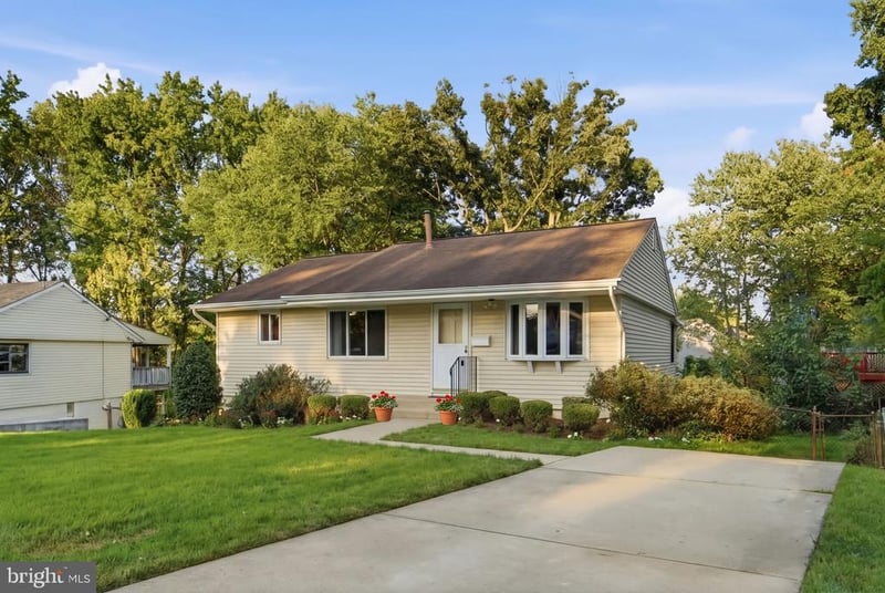 5607 Haddon Dr, Lanham, MD 20706