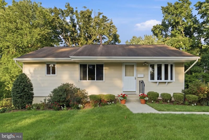5607 Haddon Dr, Lanham, MD 20706